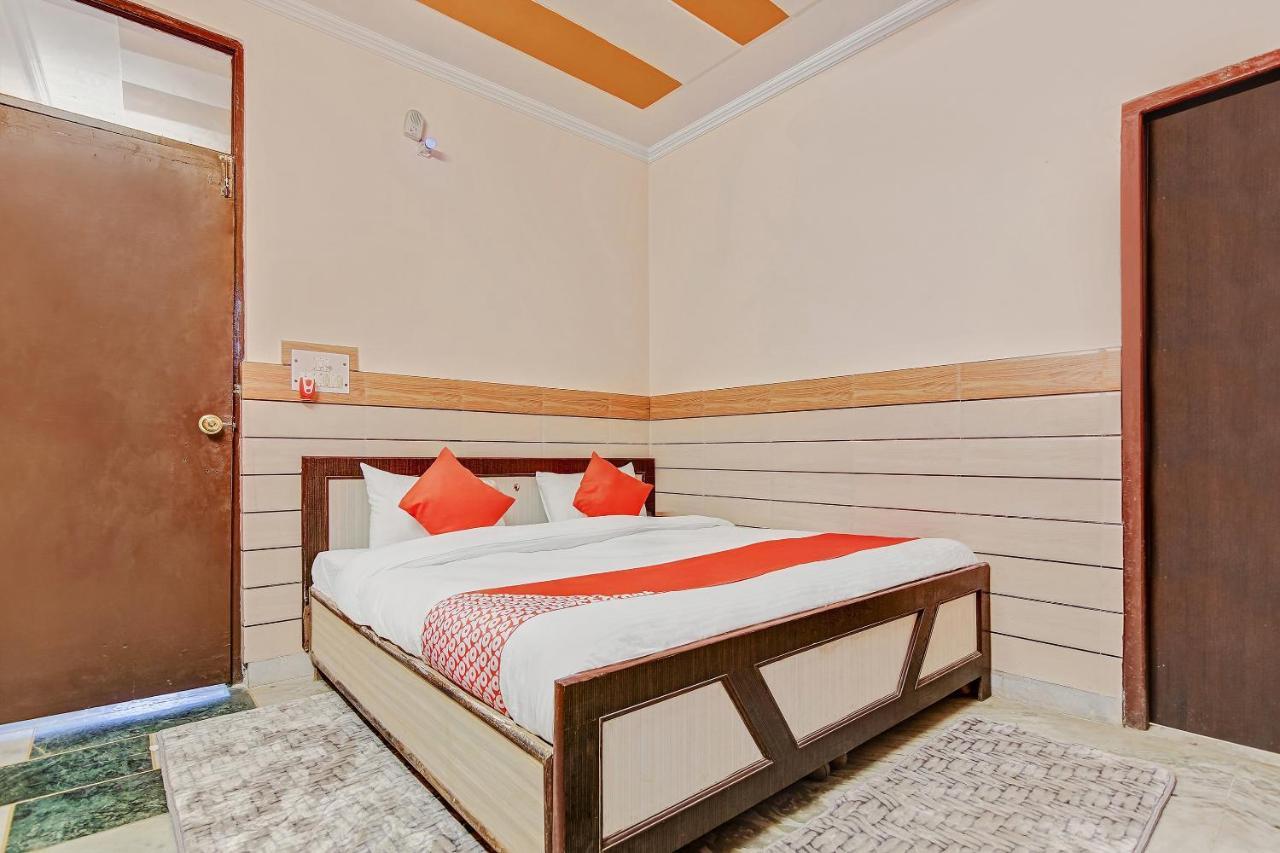 Oyo Park View Guest House Near Edm Mall Nuova Delhi Esterno foto