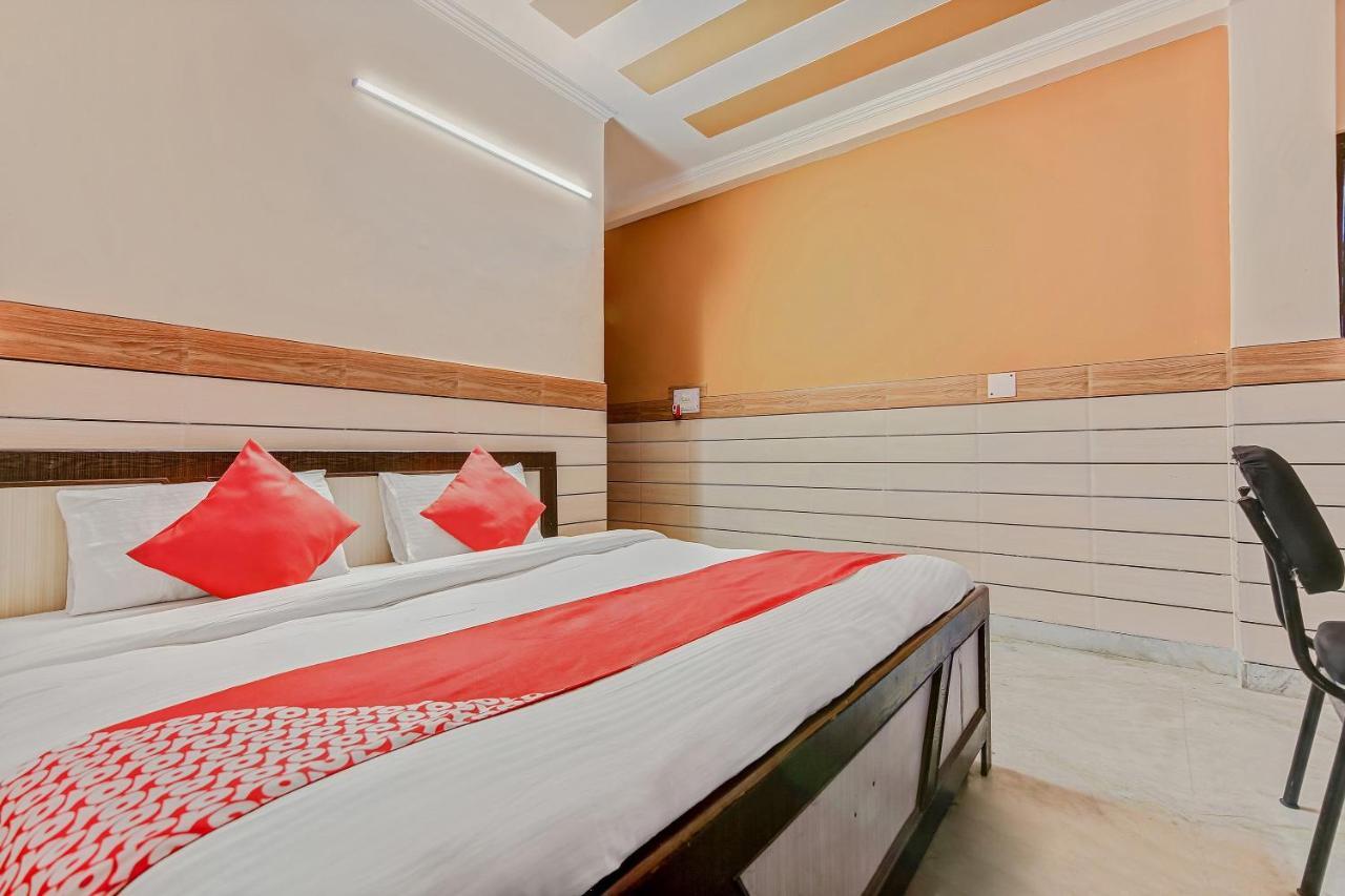 Oyo Park View Guest House Near Edm Mall Nuova Delhi Esterno foto