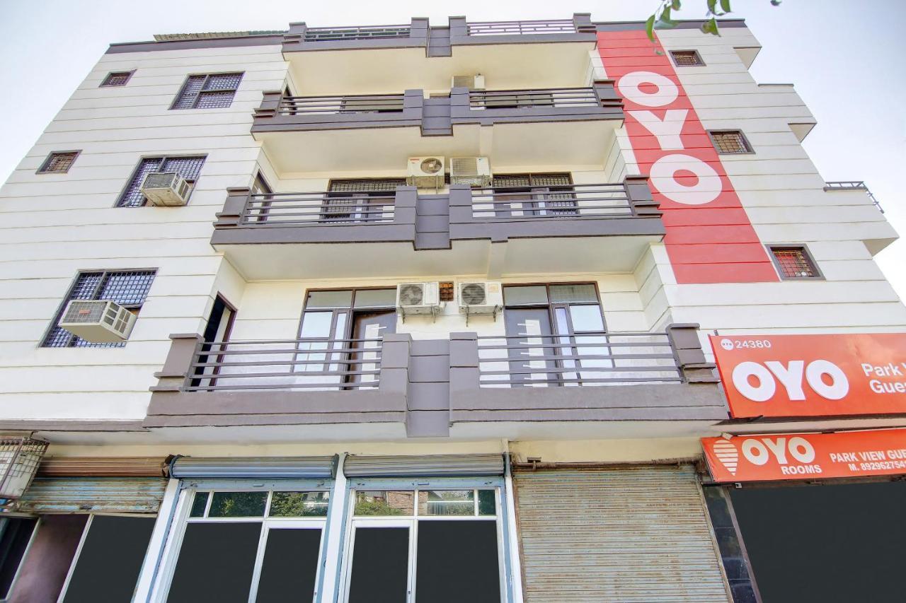Oyo Park View Guest House Near Edm Mall Nuova Delhi Esterno foto