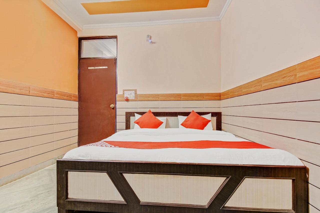 Oyo Park View Guest House Near Edm Mall Nuova Delhi Esterno foto
